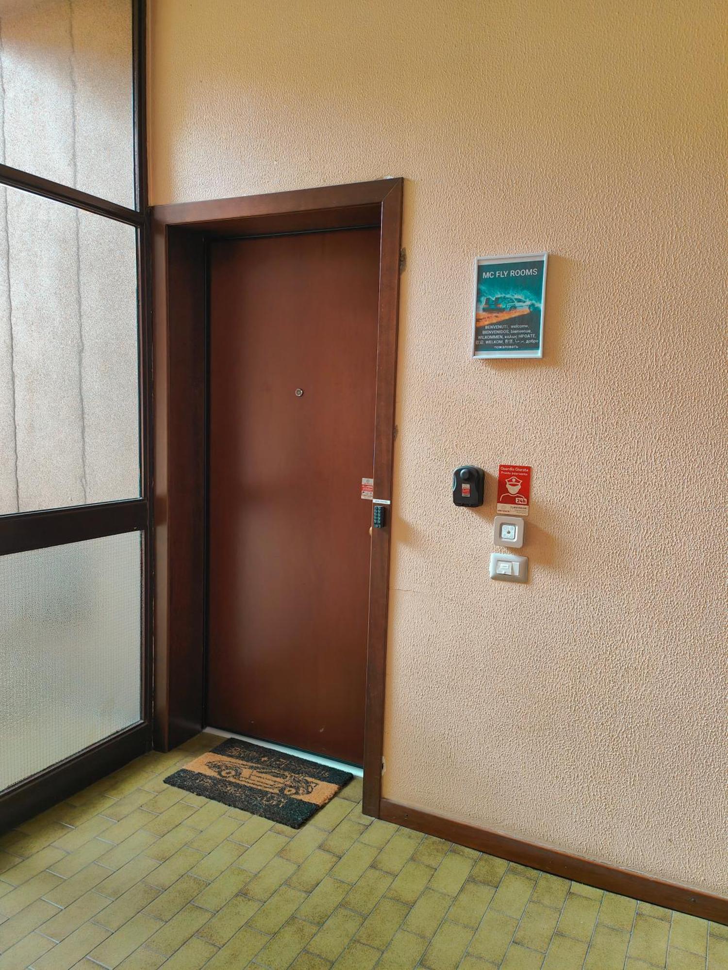 Mc Fly Rooms Malpensa Airport ガッララーテ エクステリア 写真